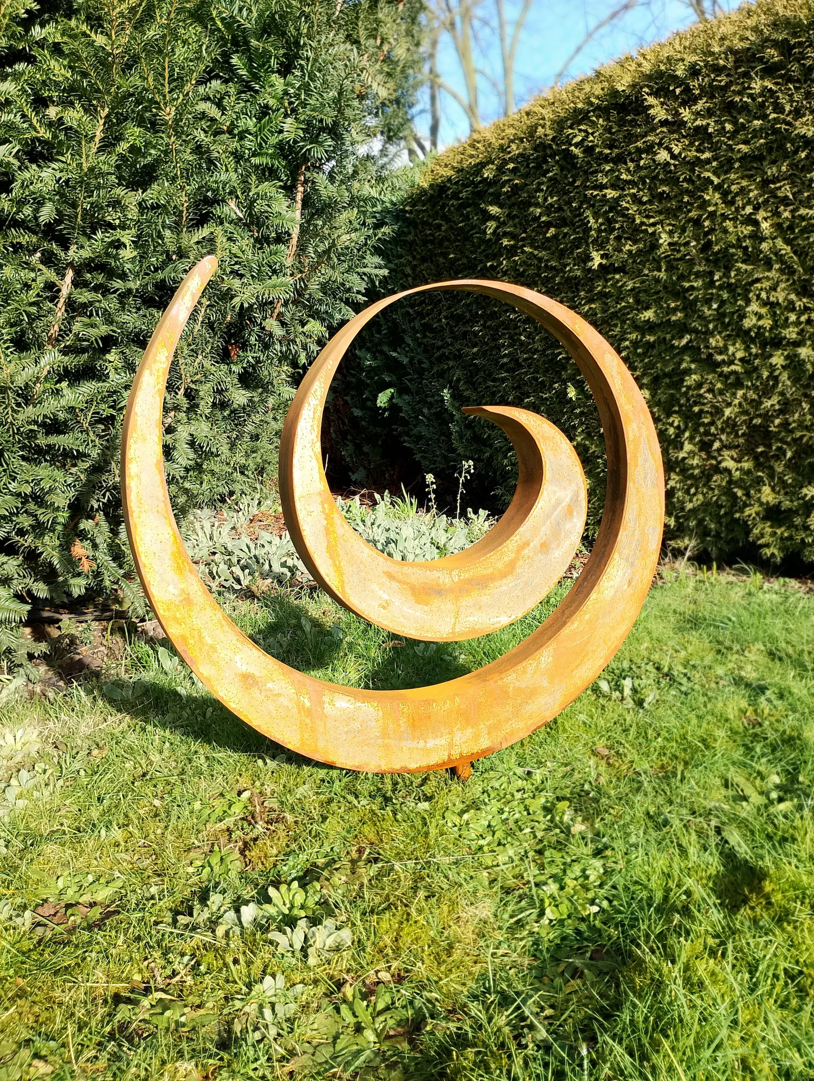 Ingos Creations ist eine Grill- und Metallverarbeitungsmanufaktur, die multifunktionale Grills, Feuerstellen und weitere Accessoires für Haus & Garten anbietet.